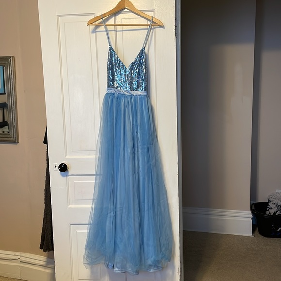 New with tags blue ball gown - Picture 4 of 4